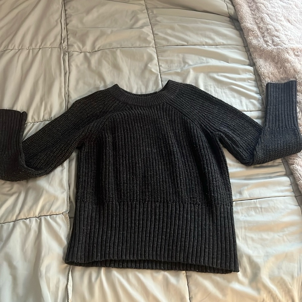 Universal thread grayish black sweater size XS.